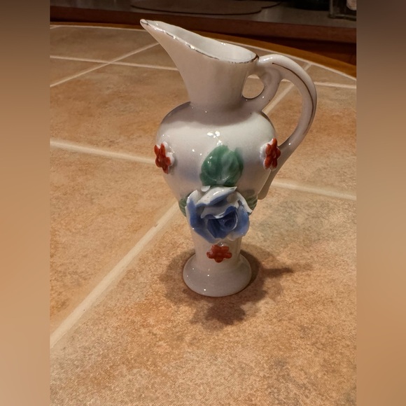 Vintage Porcelain Ceramic Pitcher Vase🌹 - Picture 1 of 6